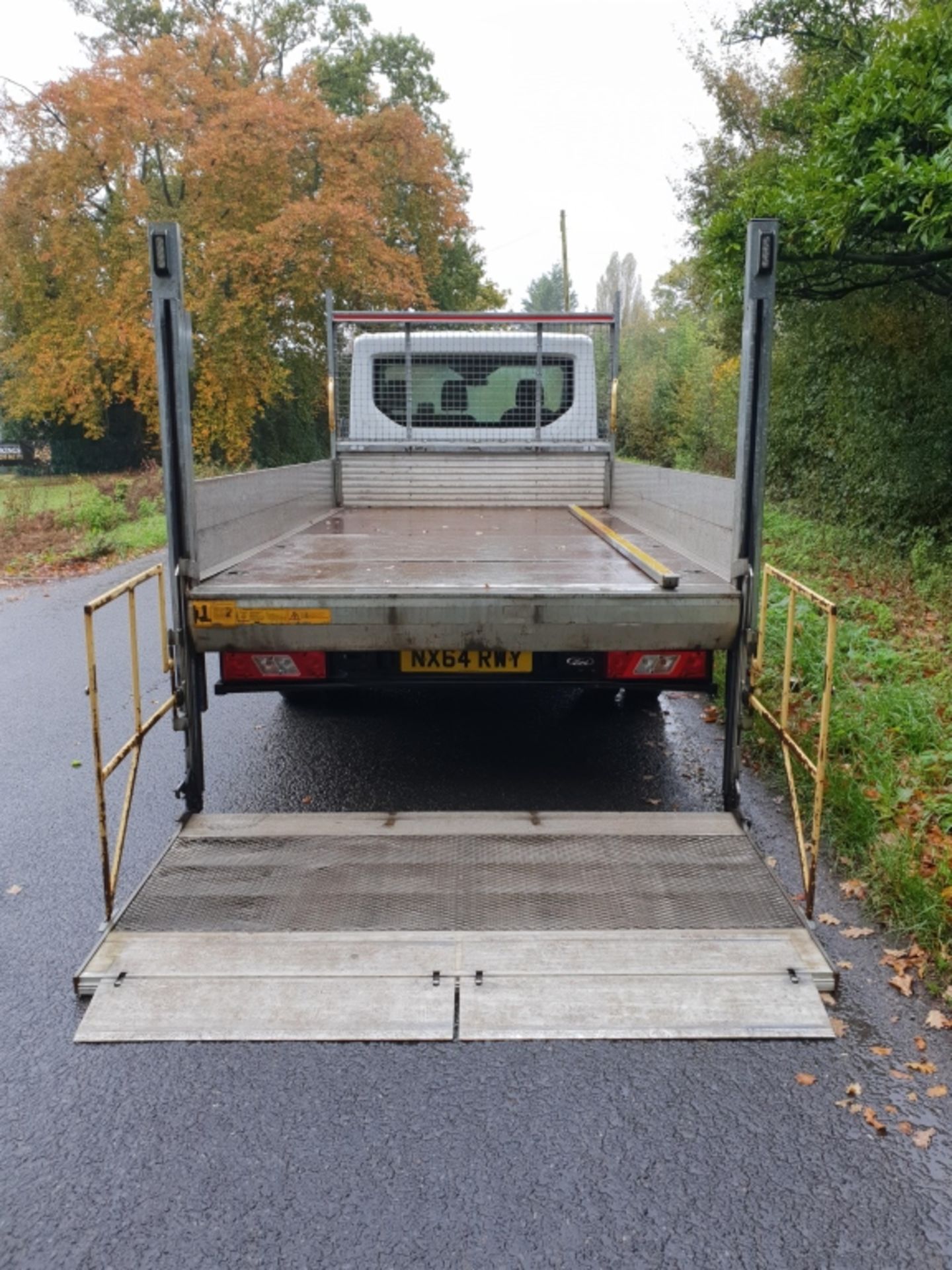 2014 Ford Transit Dropside Truck with Tail lift - Image 9 of 11