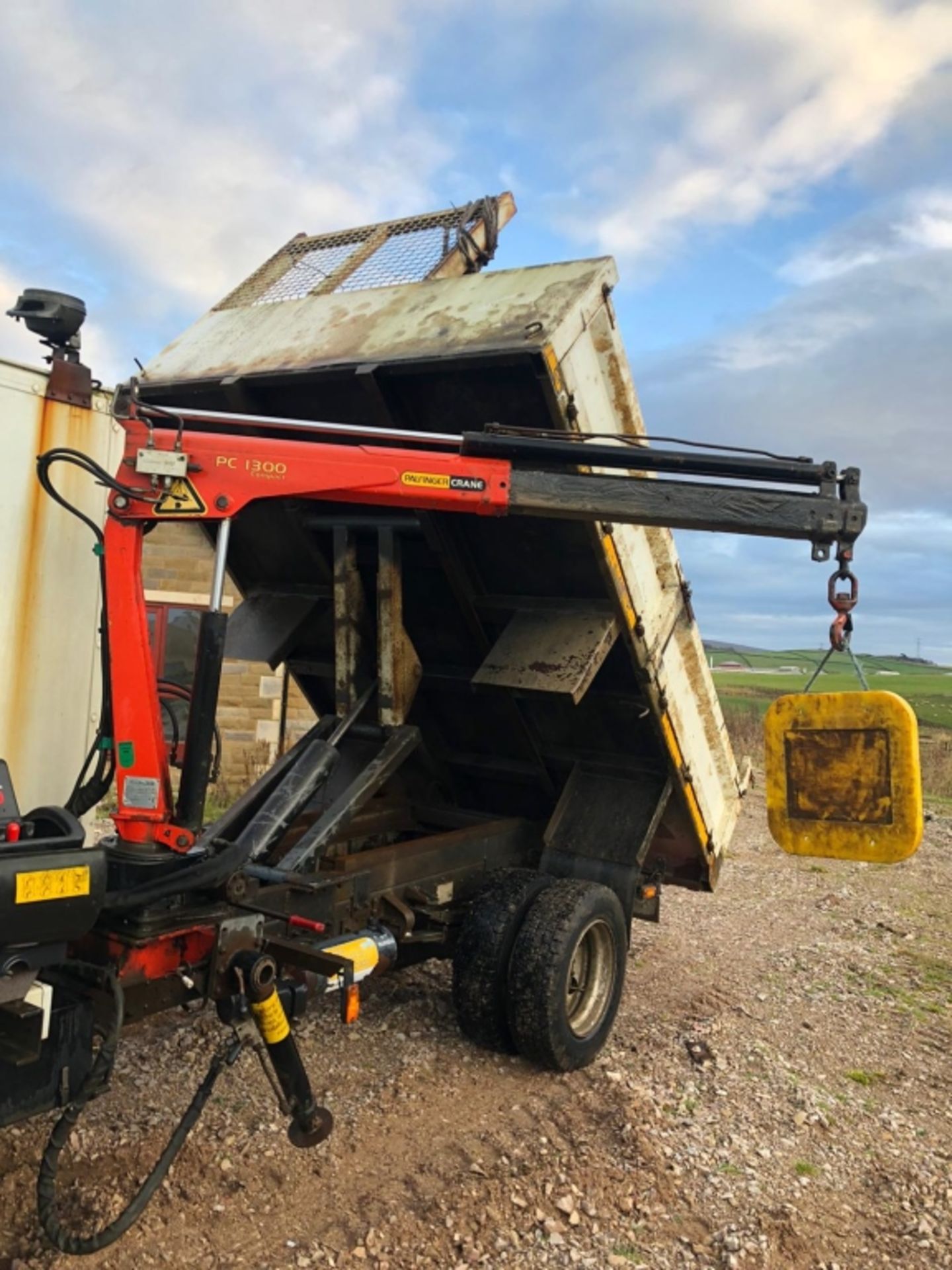 Mitsubishi Crew Cab Tipper - Image 9 of 16