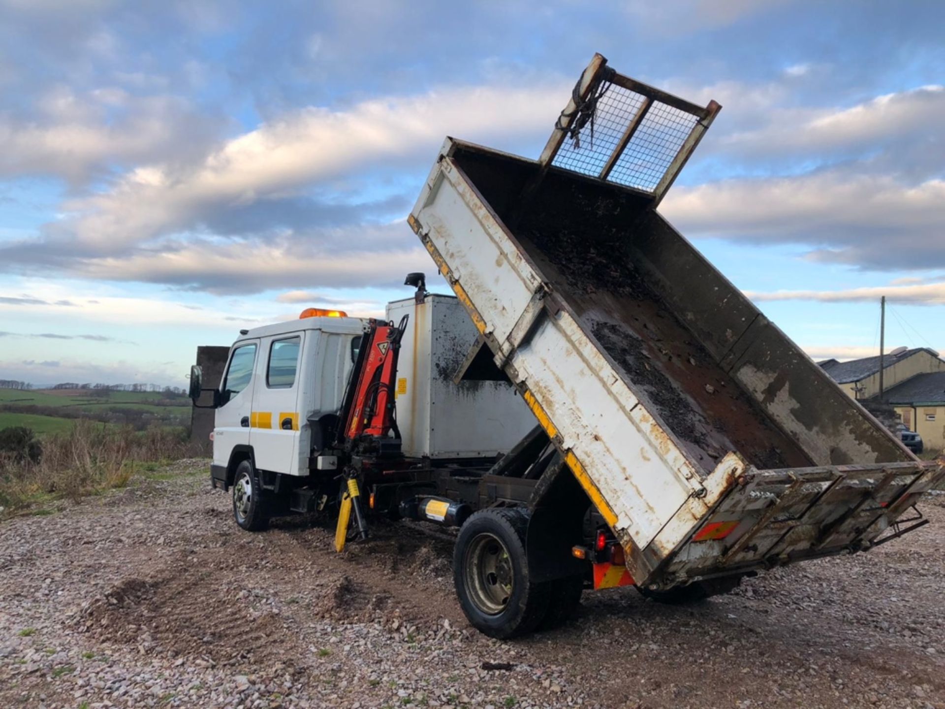 Mitsubishi Crew Cab Tipper - Image 2 of 16