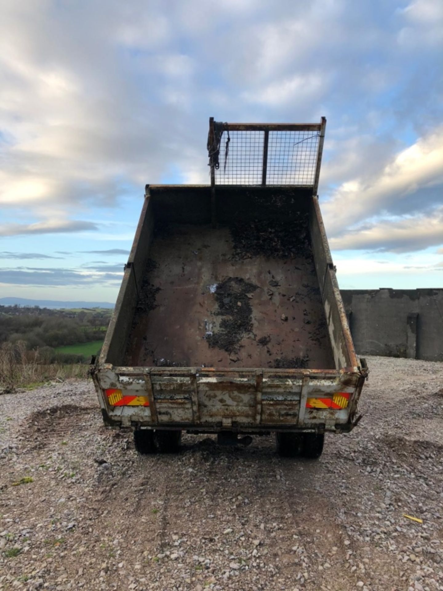 Mitsubishi Crew Cab Tipper - Image 13 of 16