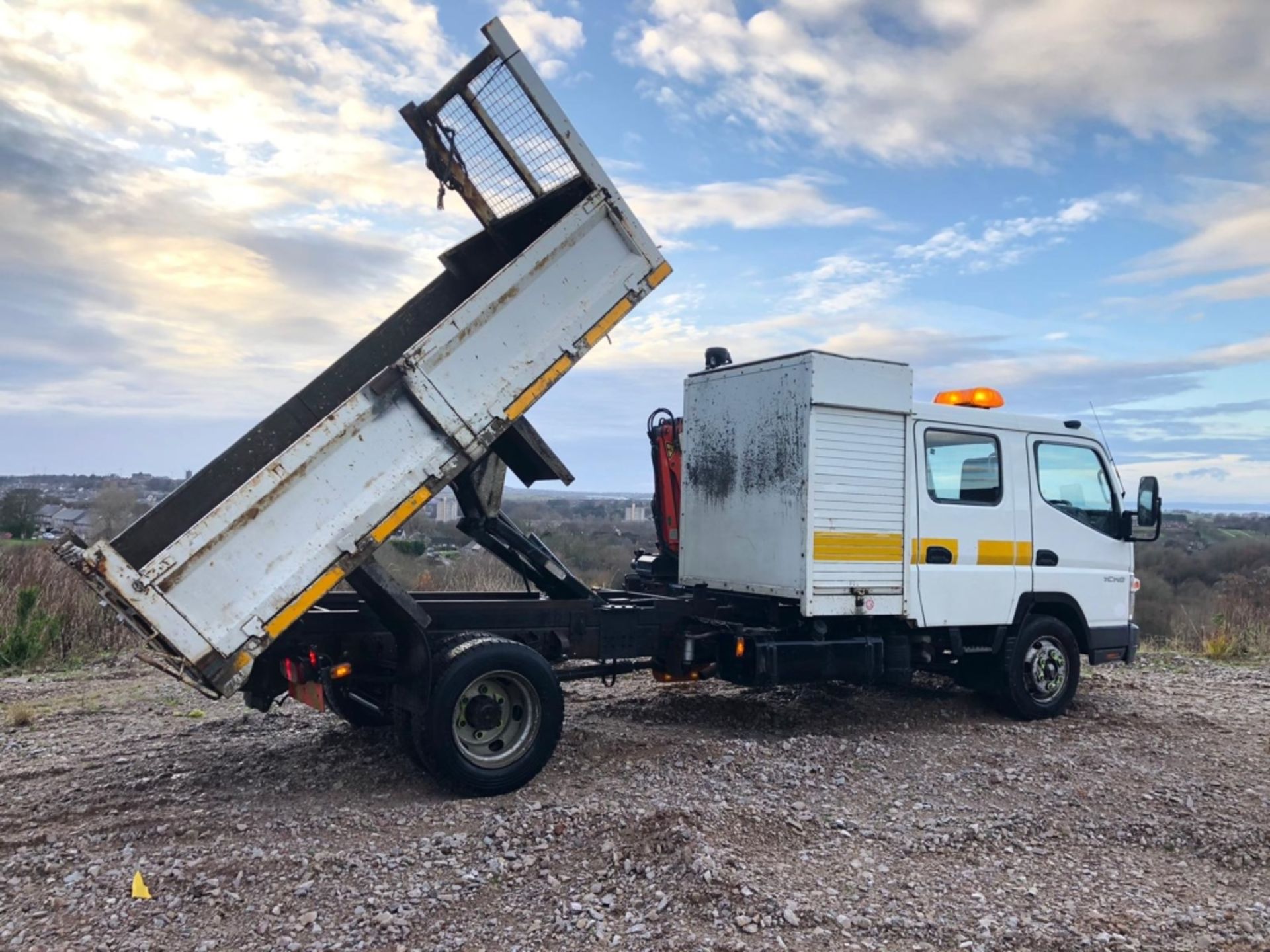 Mitsubishi Crew Cab Tipper - Image 14 of 16