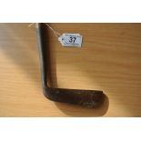 "Antique right handed putter. Length to heel: 81.