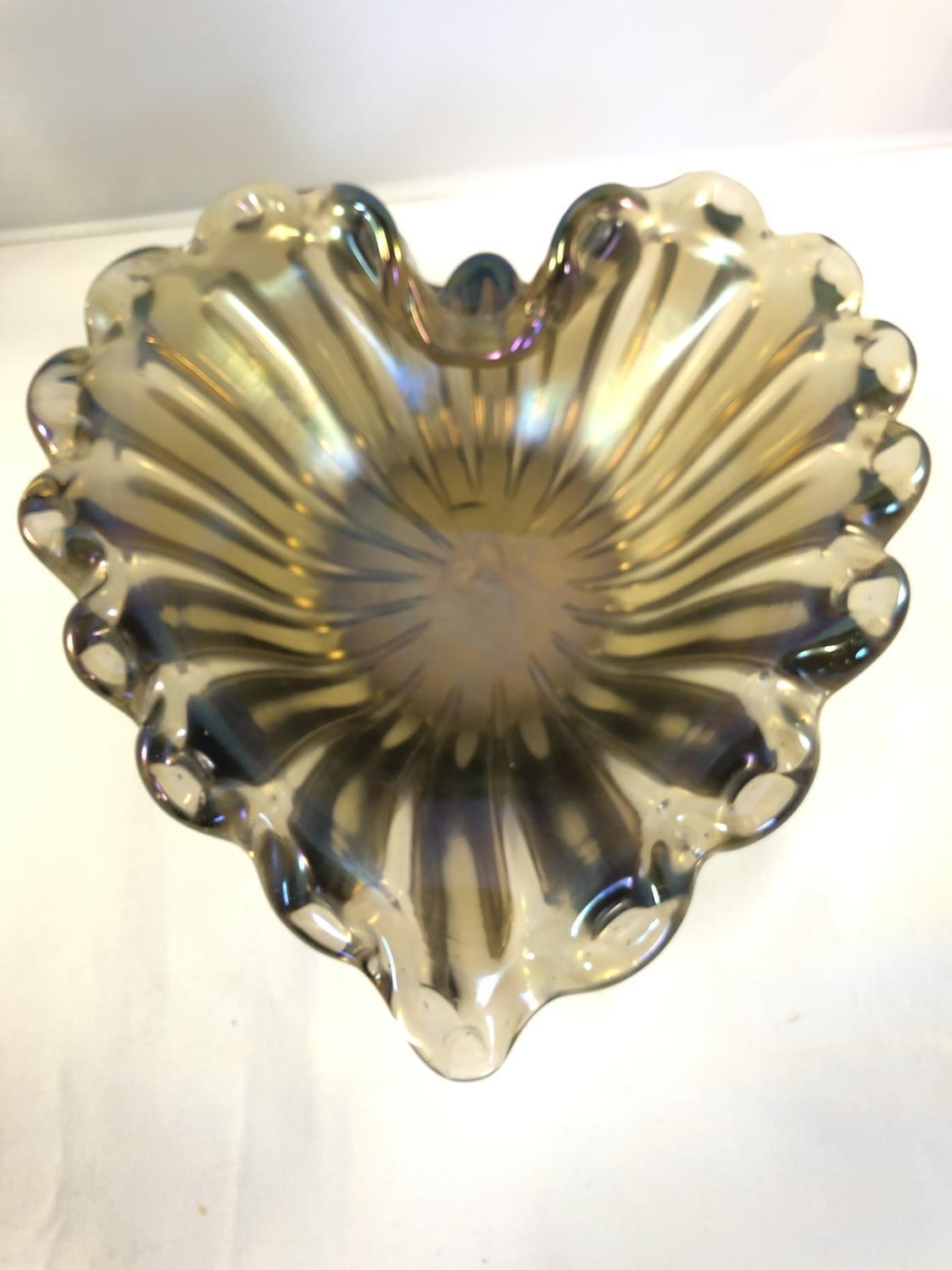 Barovier & Toso - An iridescent golden amethyst glass heart form bowl, Italian, 20th Century, 24cm - Image 6 of 10