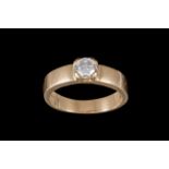 A DIAMOND SOLITAIRE RING, of approx. 0.70ct F/G VS, mounted in 18ct yellow gold