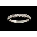 A DIAMOND SET HALF ETERNITY RING, of approx. 0.40ct in total, mounted in platinum