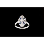 A DIAMOND AND SAPPHIRE DRESS RING,