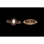 AN ANTIQUE DIAMOND SET OVAL PLAQUE BROOCH;