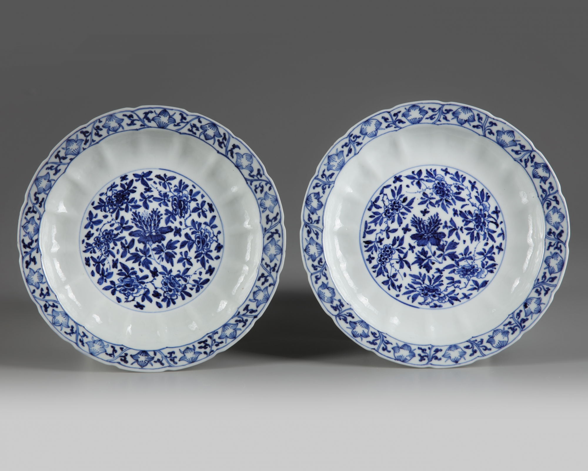 A pair of Chinese blue and white lobed dishes
