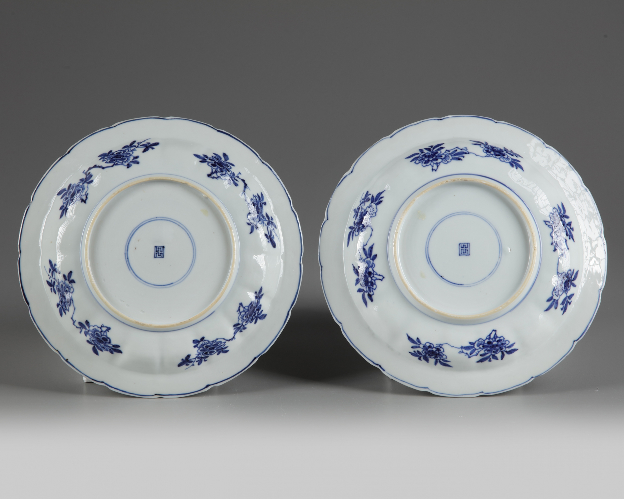 A pair of Chinese blue and white lobed dishes - Image 2 of 2