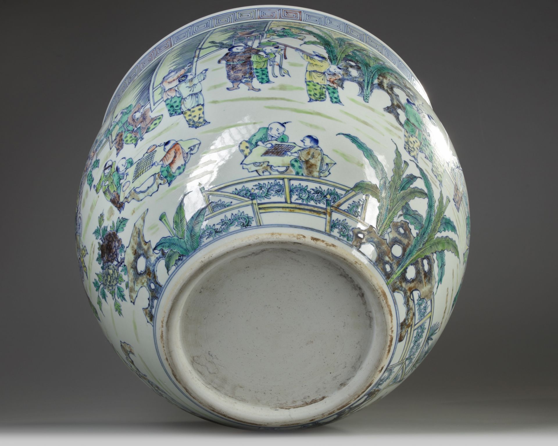 A large Chinese doucai 'boys' jardiniere - Image 6 of 6