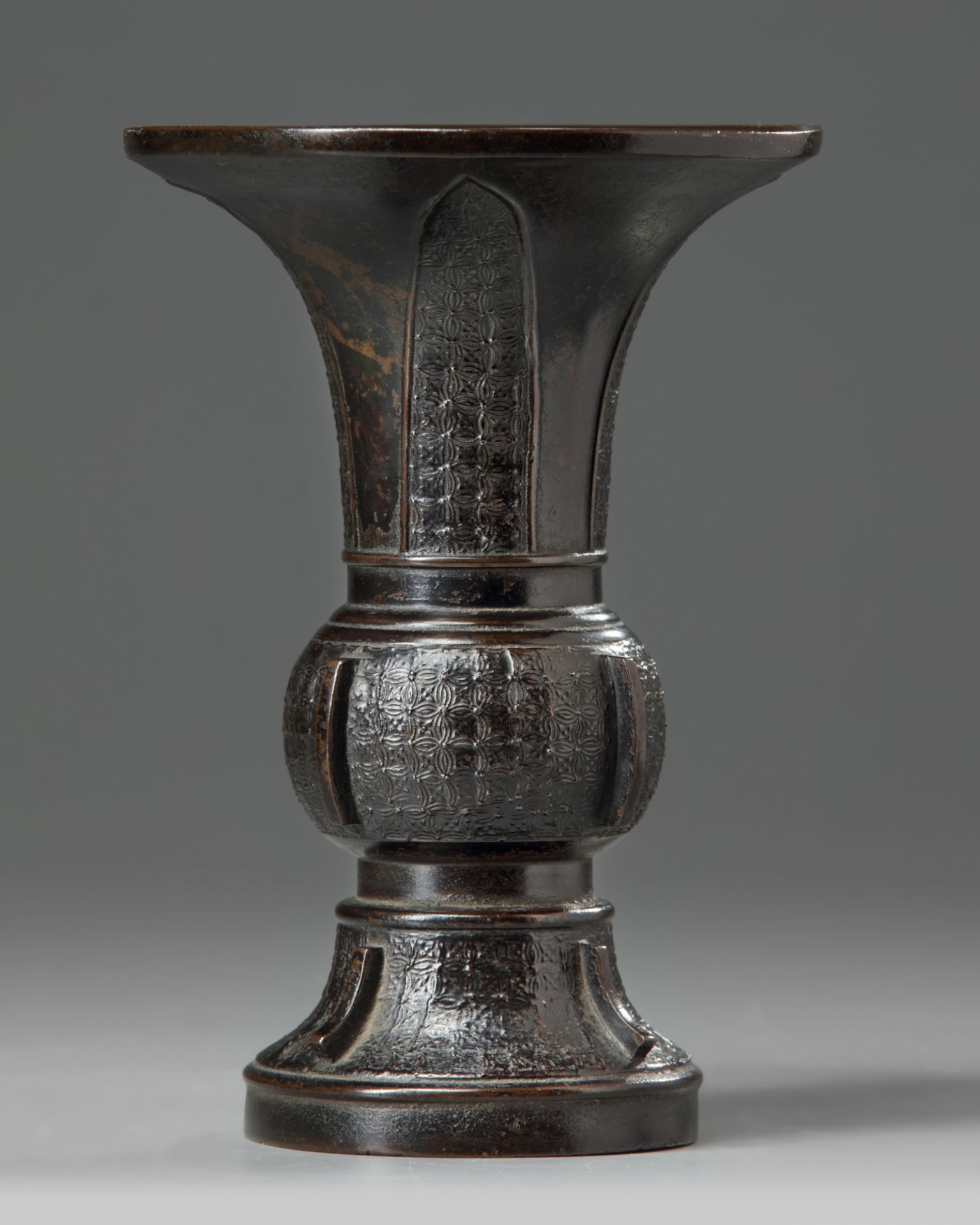 A Chinese bronze 'archaistic' gu vase