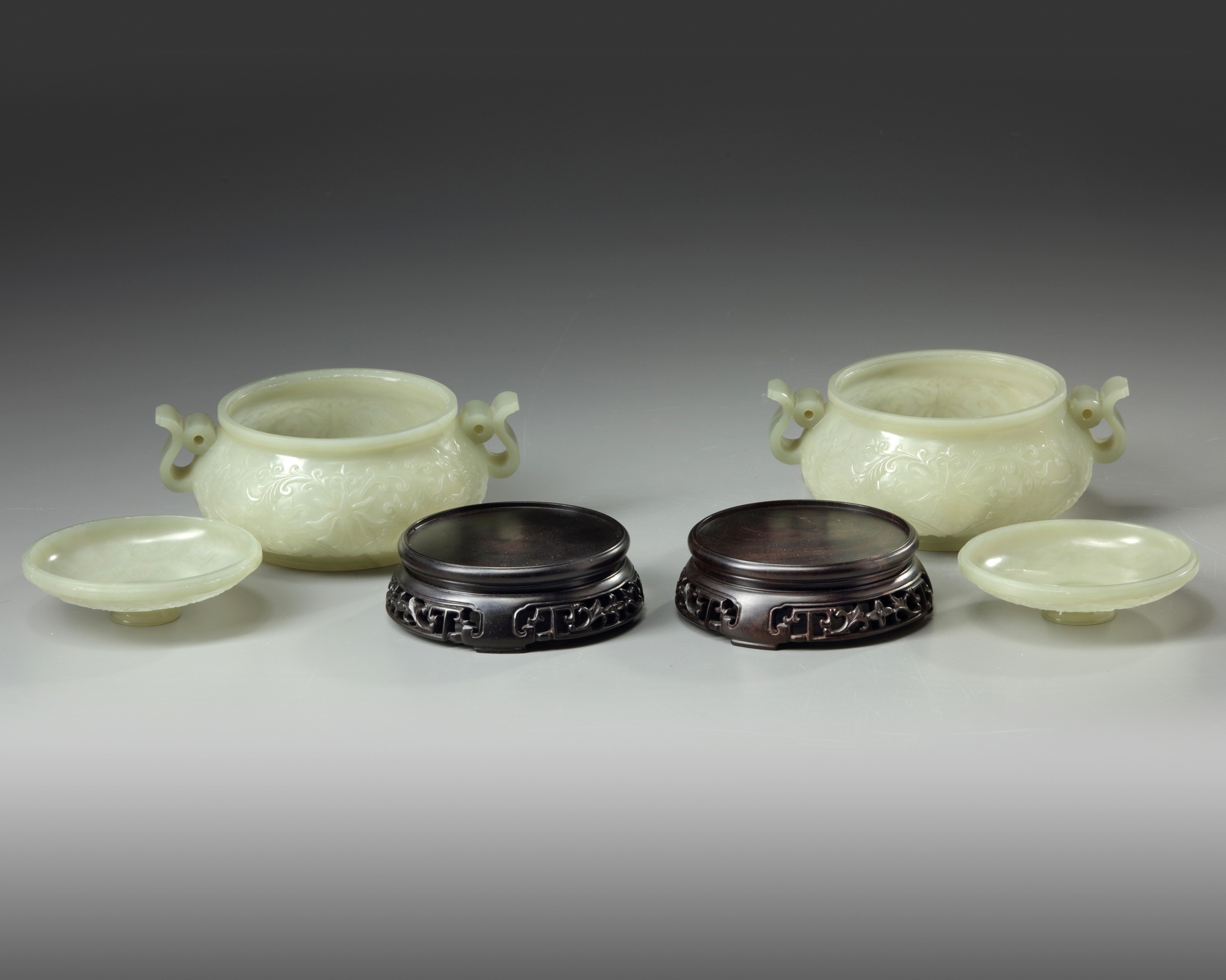 A pair of Chinese pale celadon jade censers and covers - Image 5 of 5