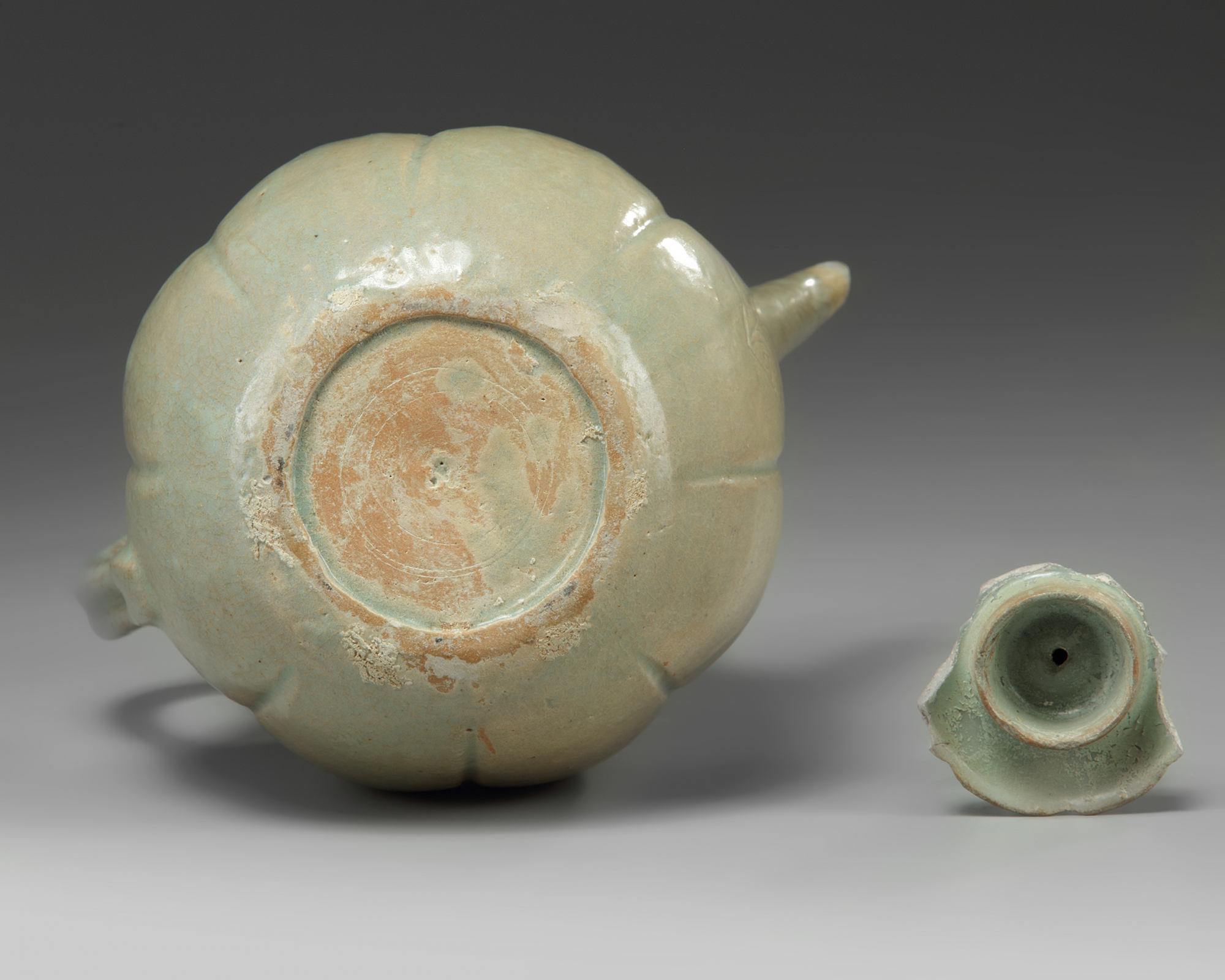 A Korean celadon glazed lobed teapot and cover - Image 5 of 5