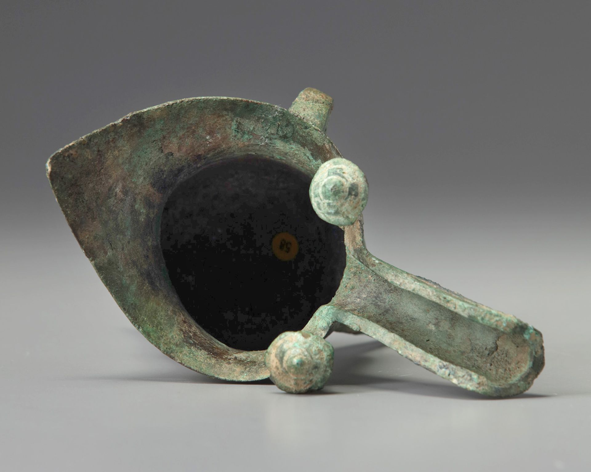 A Chinese bronze tripod ritual tripod vessel, jue - Bild 5 aus 5