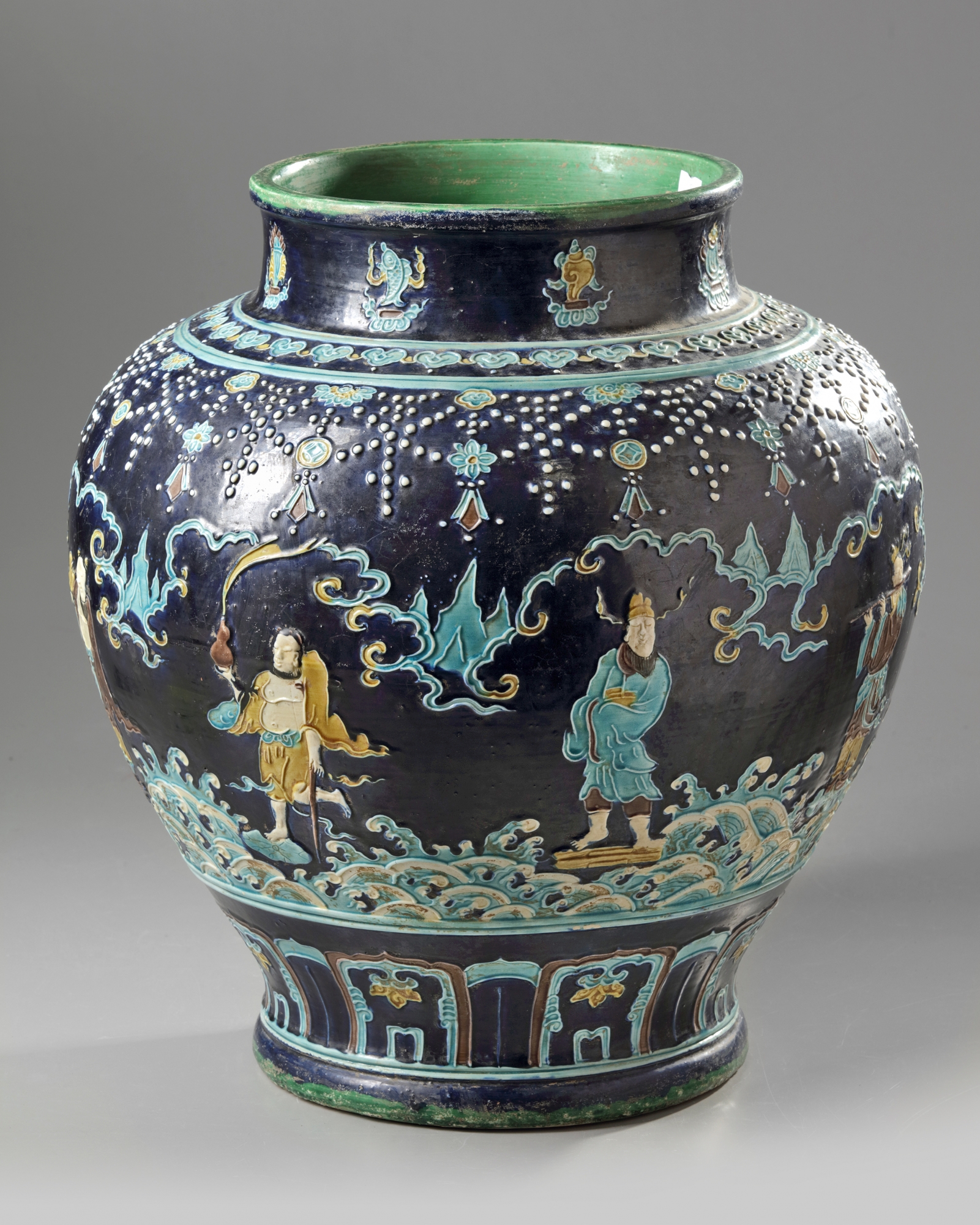 A Chinese fahua 'Eight Immortals' jar - Image 2 of 5