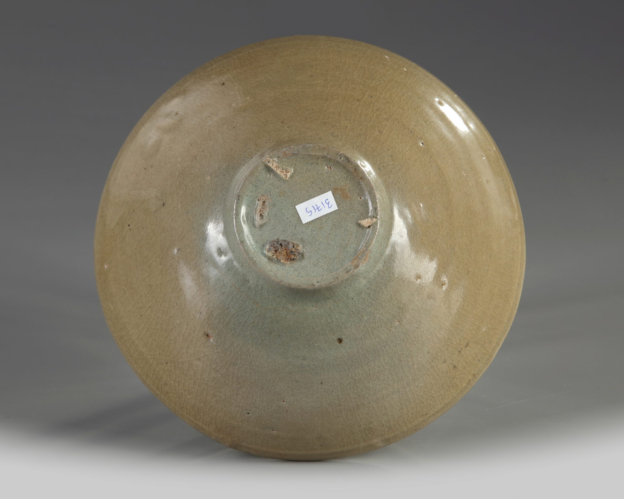 A Korean celadon glazed bowl - Image 5 of 5