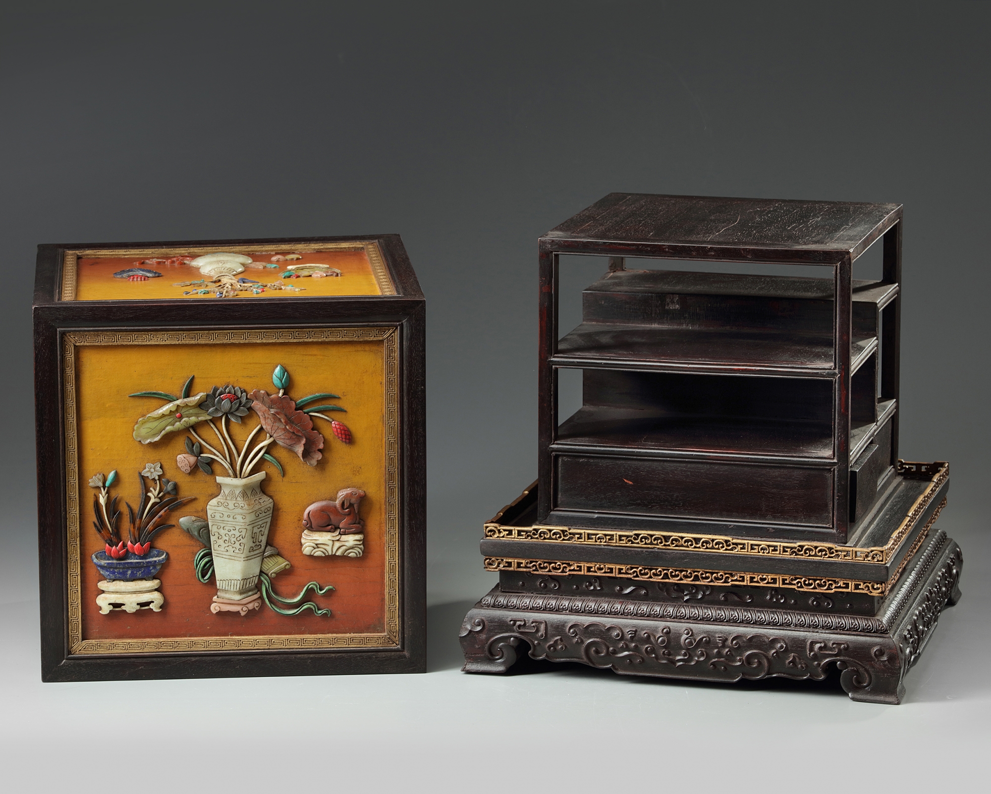 A Chinese hongmu display cabinet and hardstone-inlaid lacquer cover - Image 4 of 5