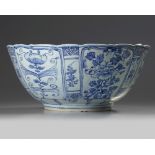 A Chinese blue and white Kraak porselein bowl