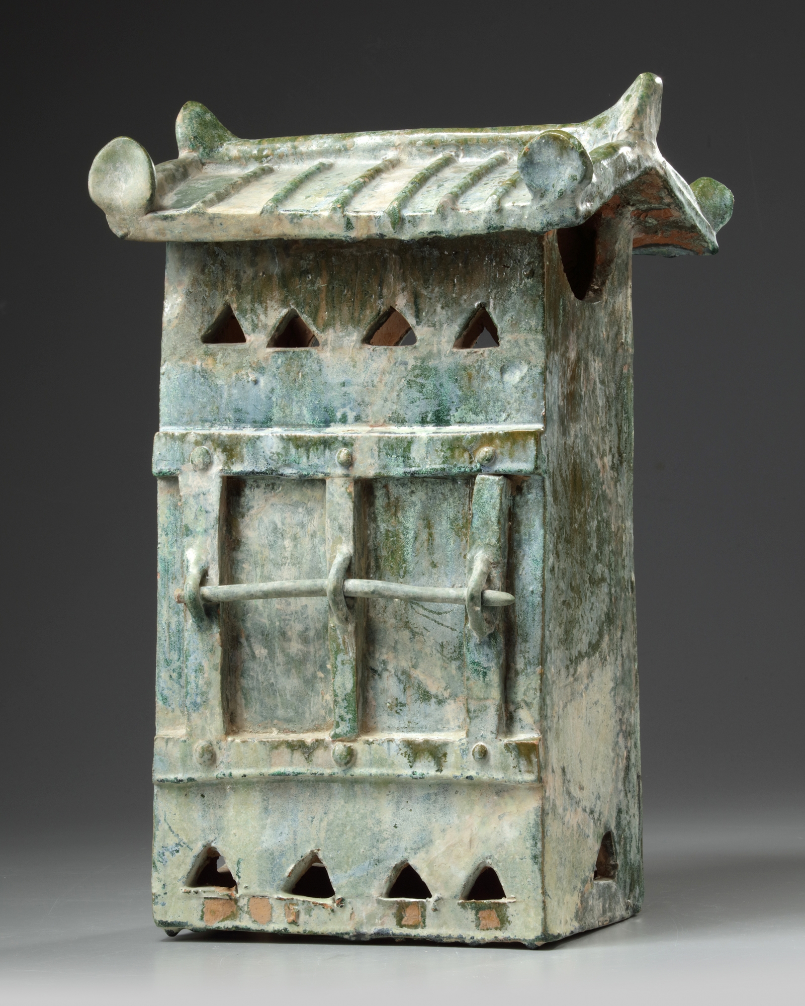 A Chinese green-glazed pottery storehouse - Image 3 of 4