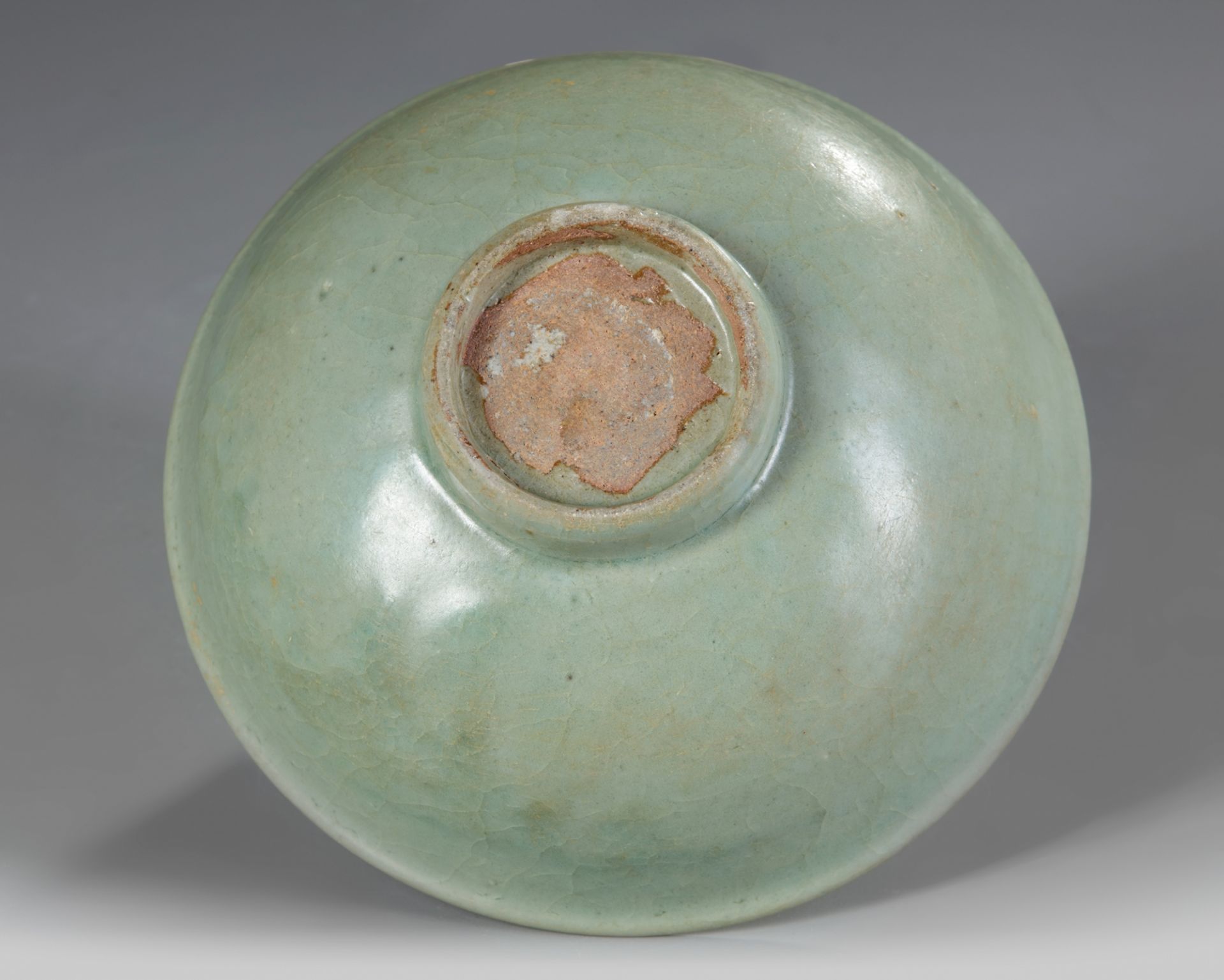 A Chinese Longquan celadon moulded ‘floral’ bowl - Image 3 of 5