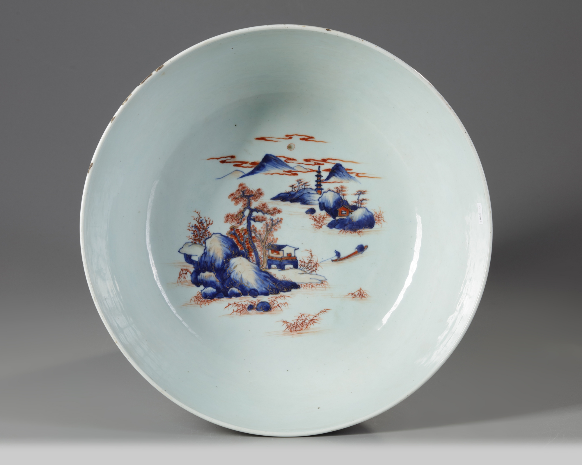 A large Chinese imari punch bowl - Image 2 of 5