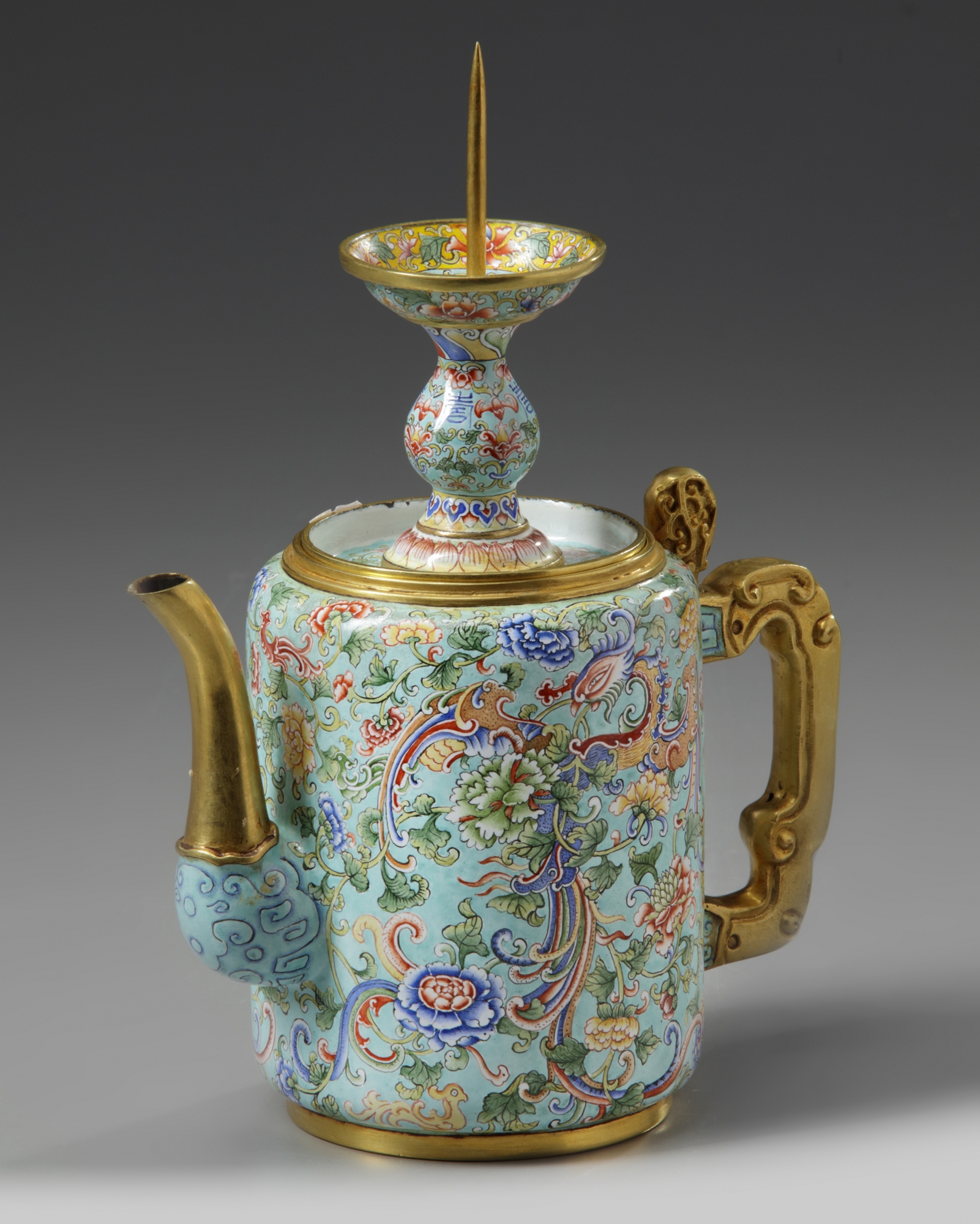 A Chinese Beijing-enamel turquoise-ground 'phoenix and peony' teapot - Image 3 of 5