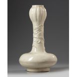 A Chinese cream crackle-glazed garlic mouth vase