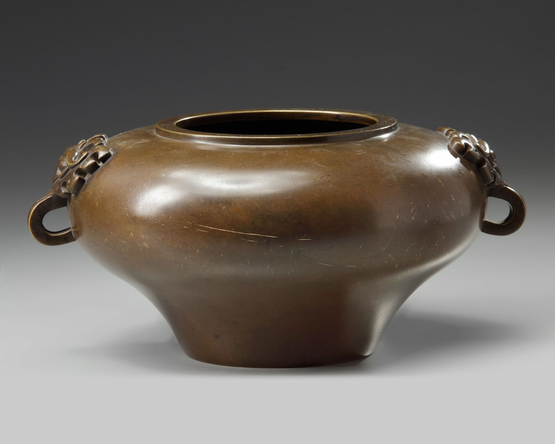 A Chinese bronze 'taotie' censer - Image 3 of 5