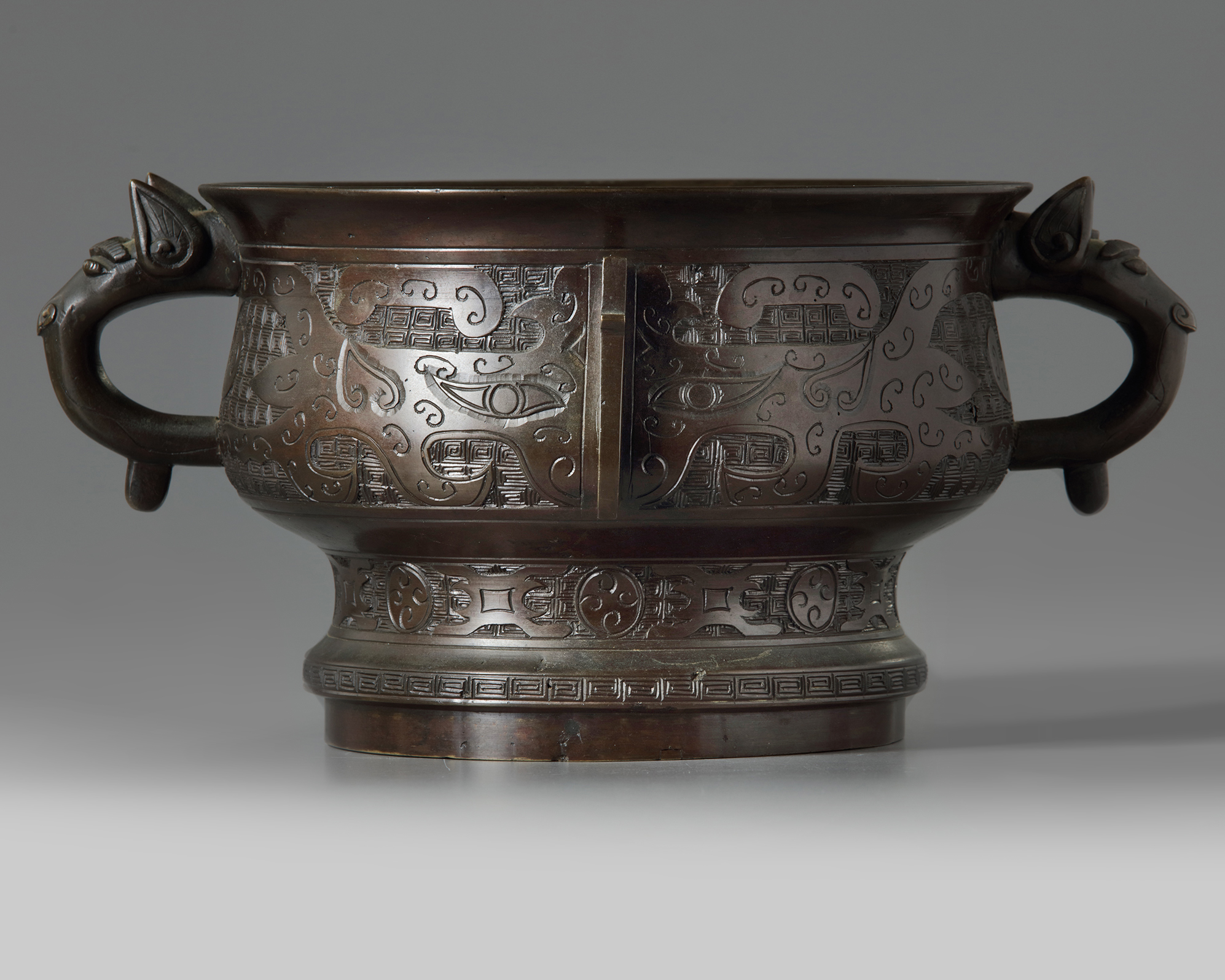 A Chinese bronze 'archaistic' censer, gui - Image 3 of 5