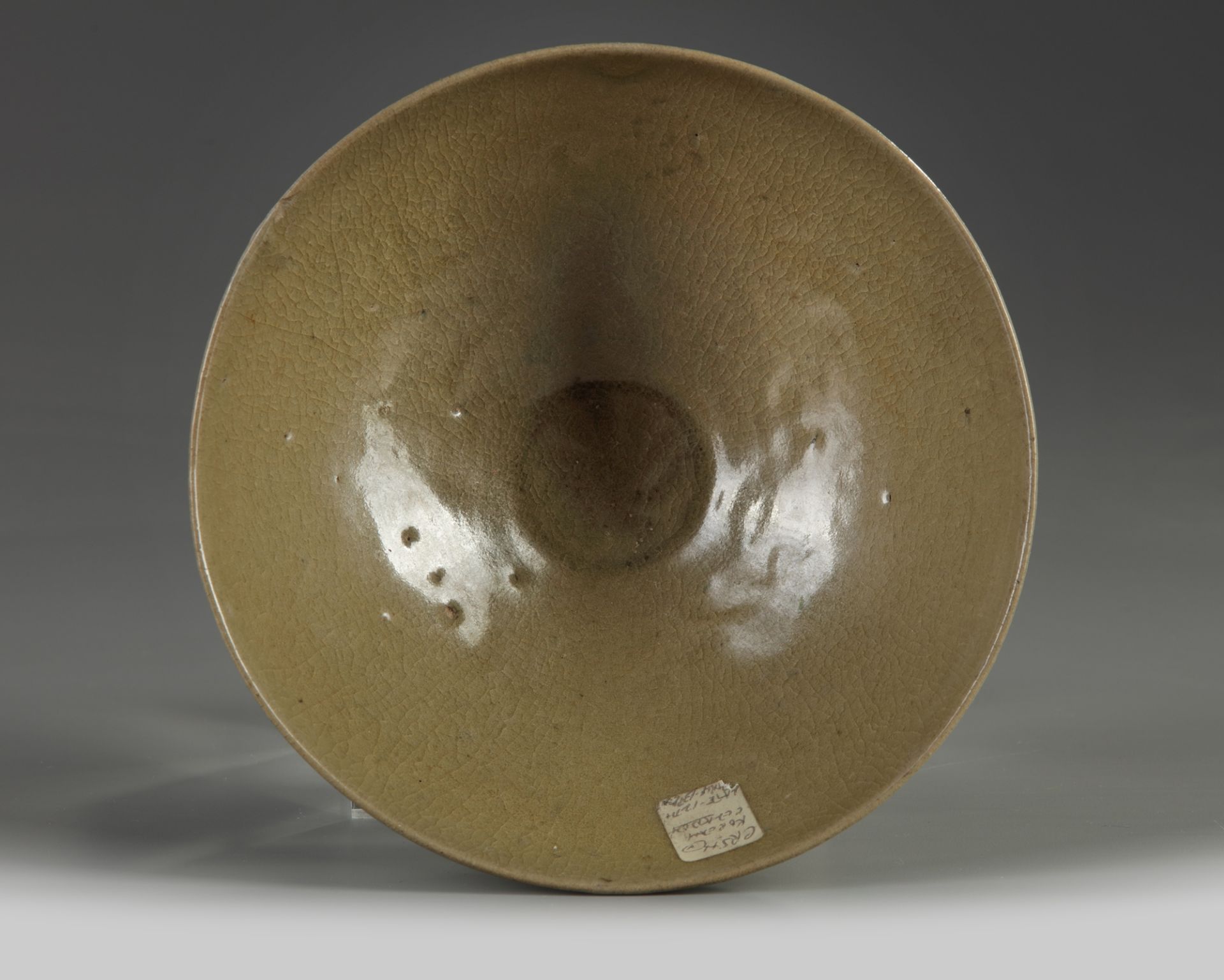 A Korean celadon glazed bowl - Bild 4 aus 5