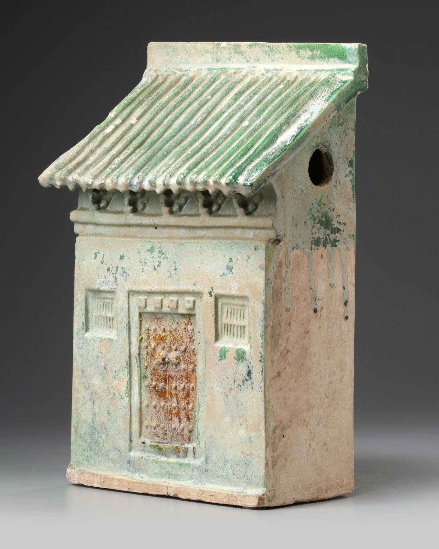 A Chinese green-glazed pottery store house - Bild 2 aus 8