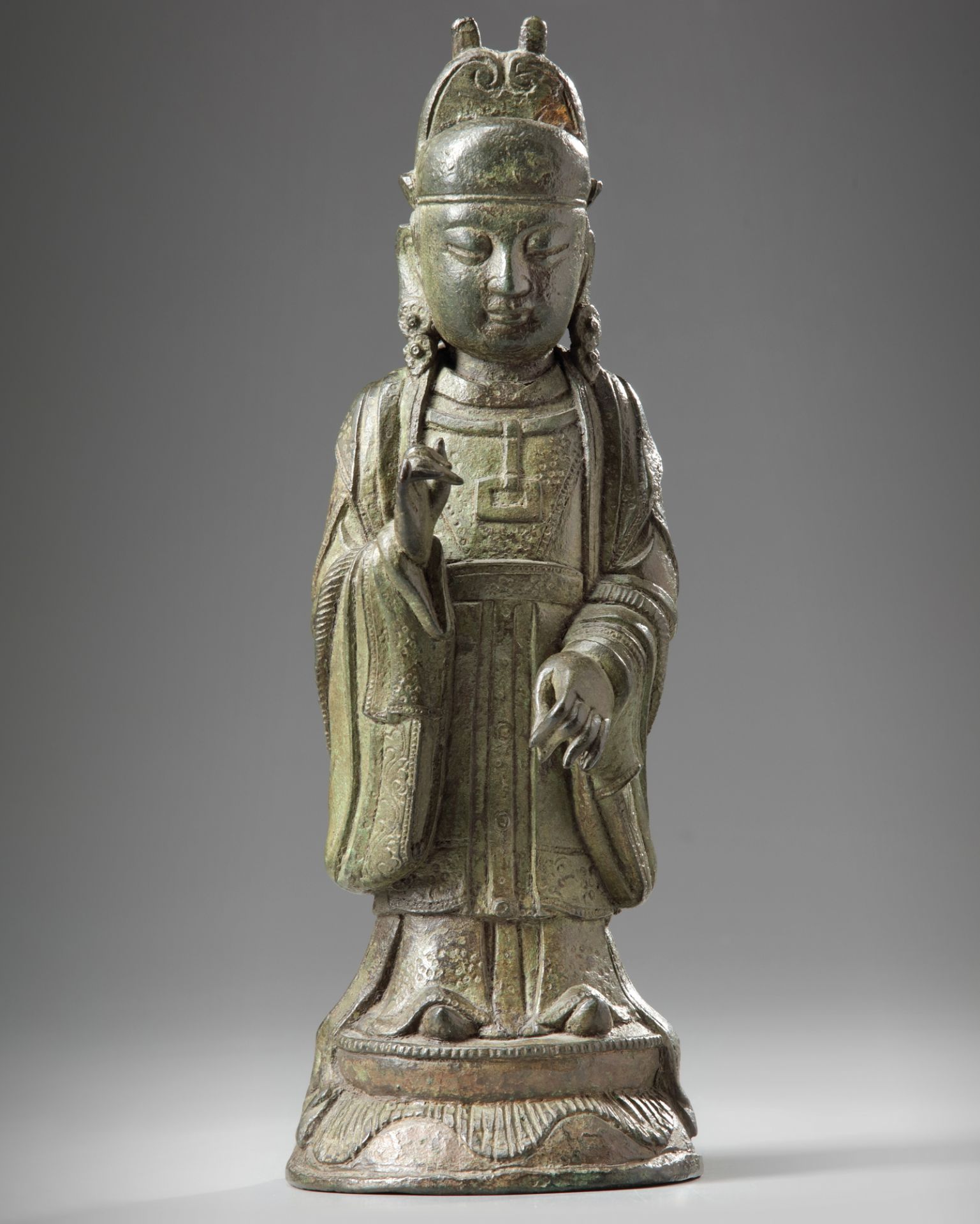 A Chinese bronze figure of an official