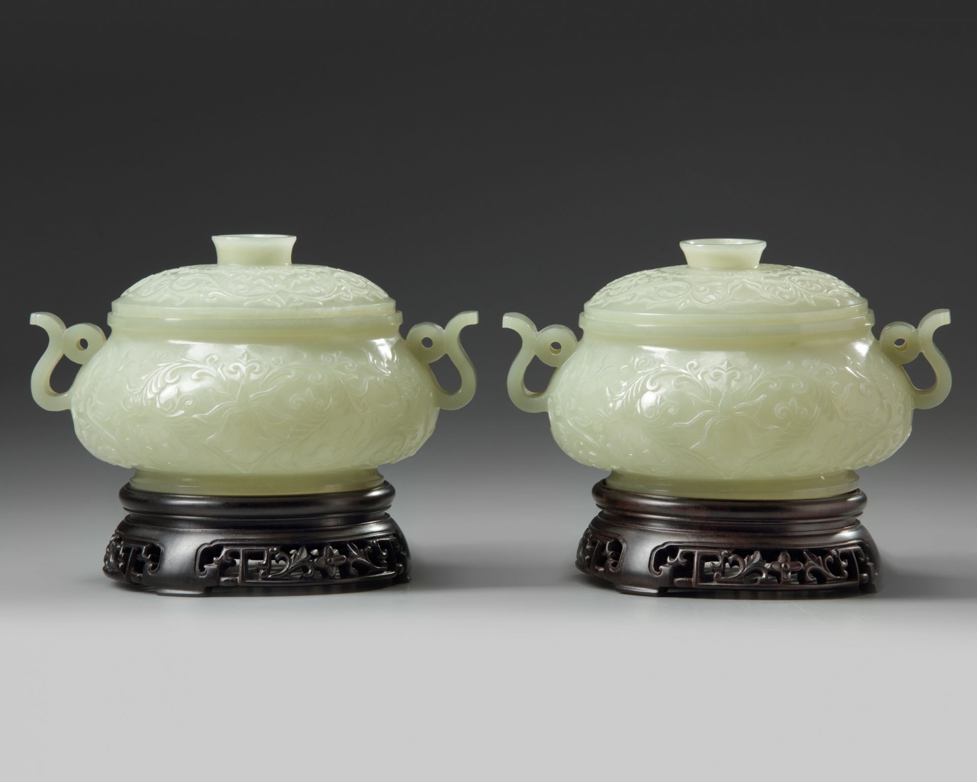 A pair of Chinese pale celadon jade censers and covers - Image 2 of 5