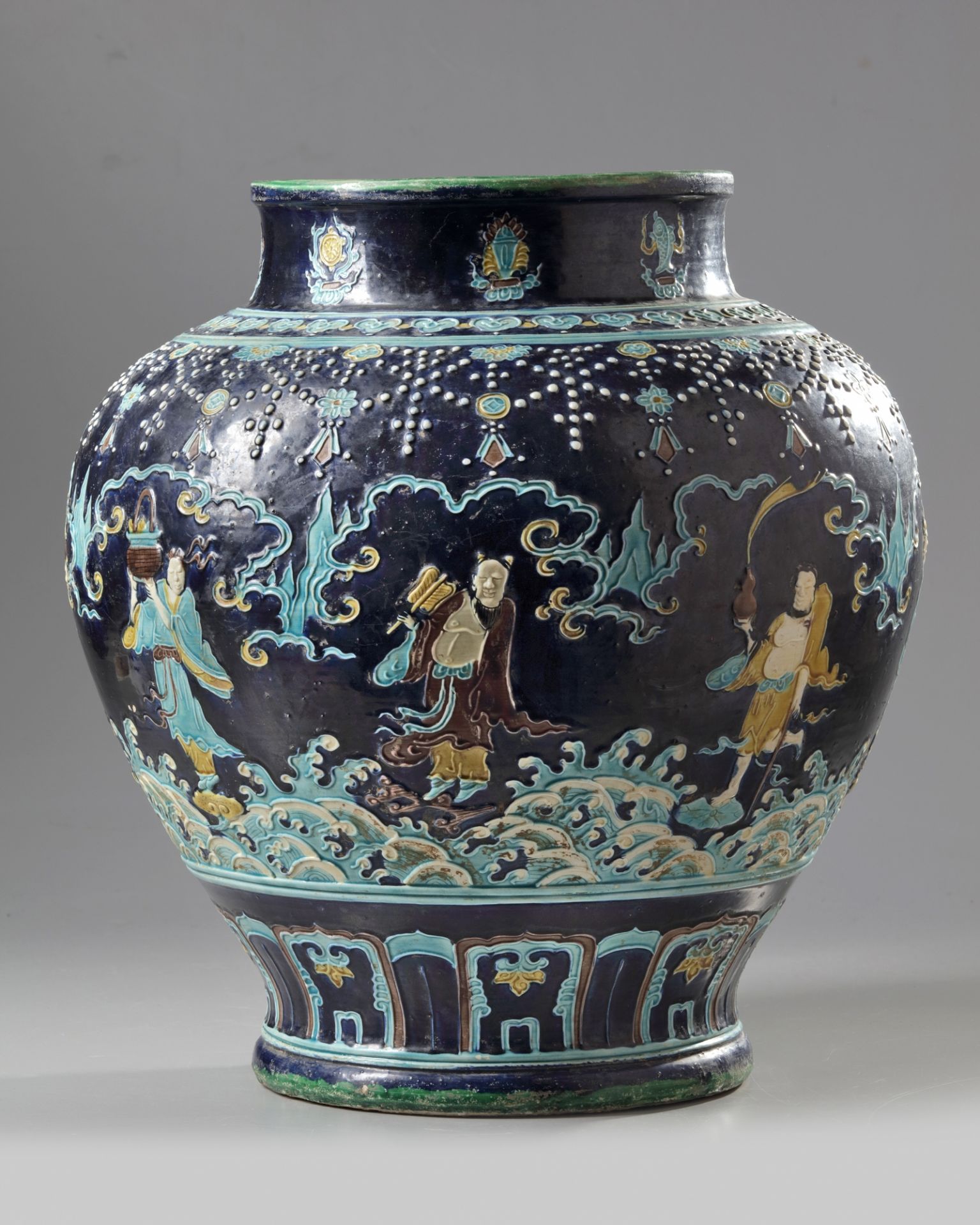 A Chinese fahua 'Eight Immortals' jar - Image 3 of 5