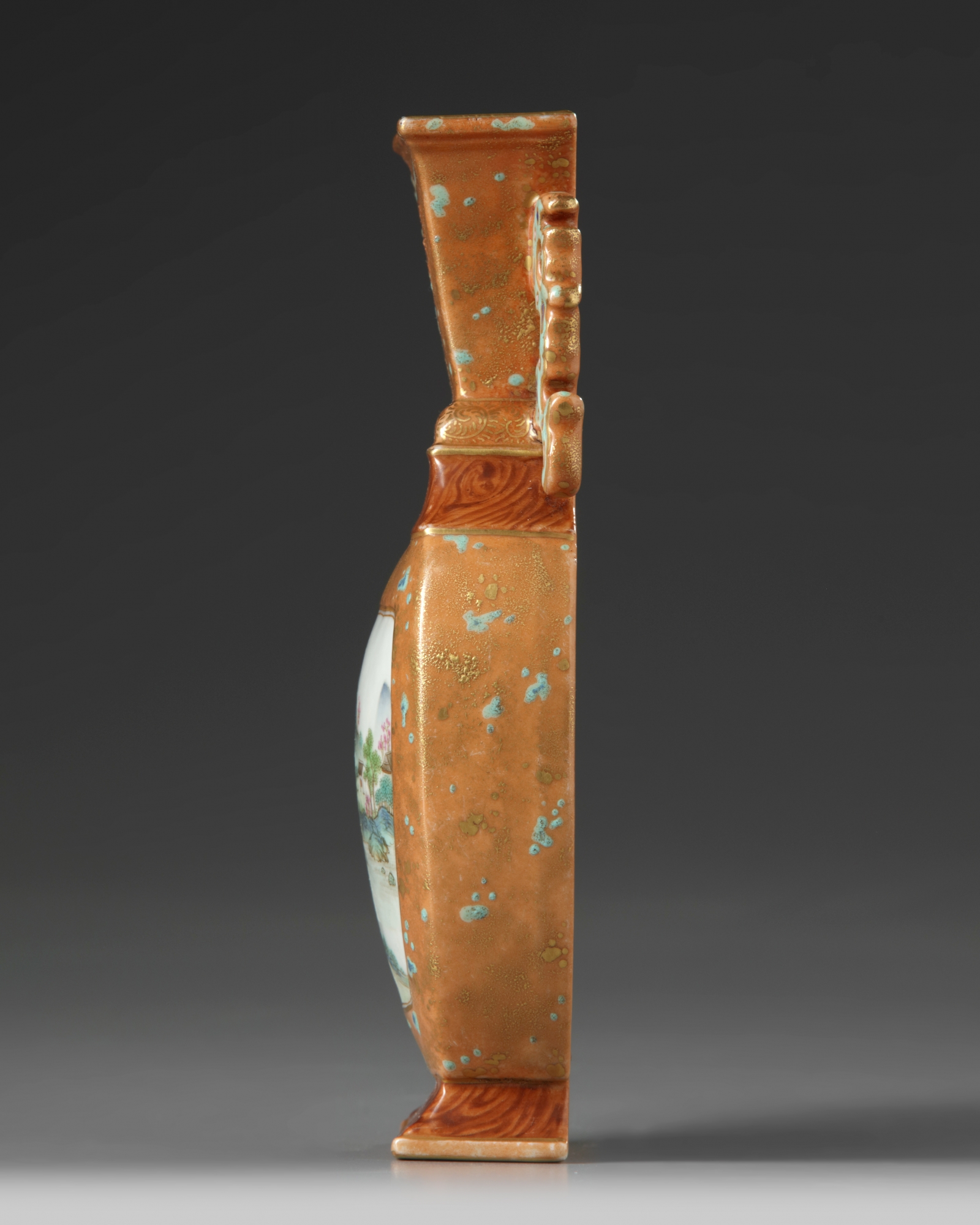 A Chinese faux-bronze and faux bois famille rose wall vase - Image 3 of 6