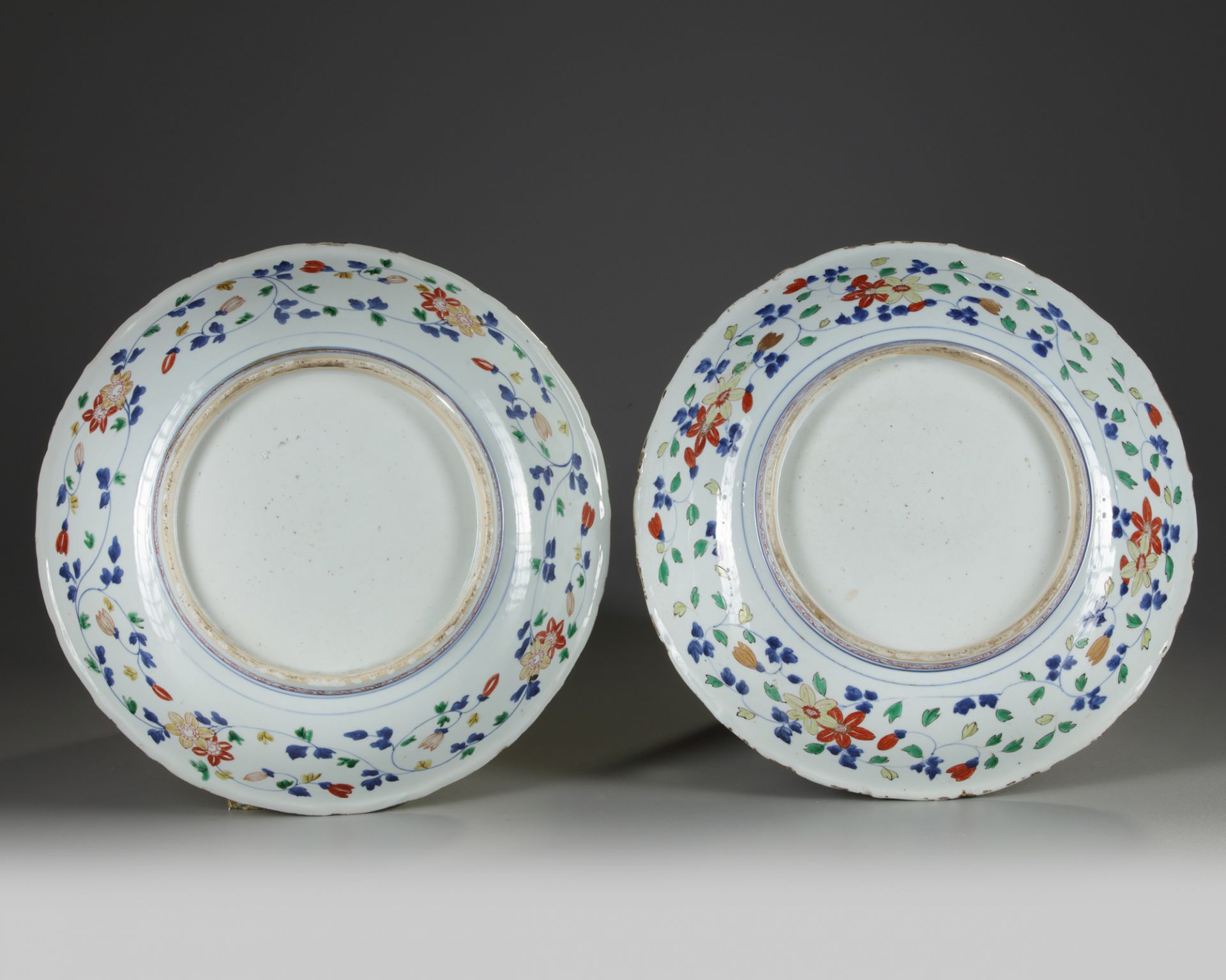 A pair of Chinese Imari dishes - Bild 2 aus 2