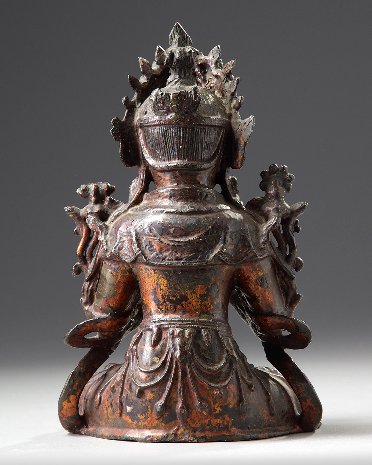 A Chinese gilt laquered bronze Guanyin - Image 5 of 6