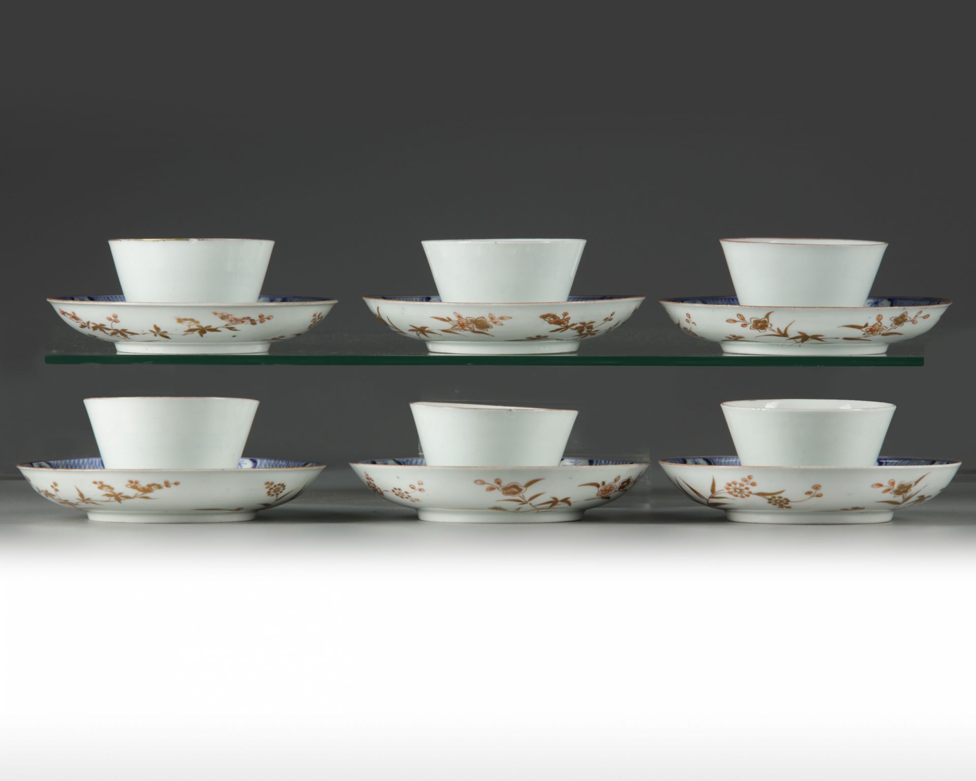 Six Japanese Imari cups and saucers - Bild 2 aus 3