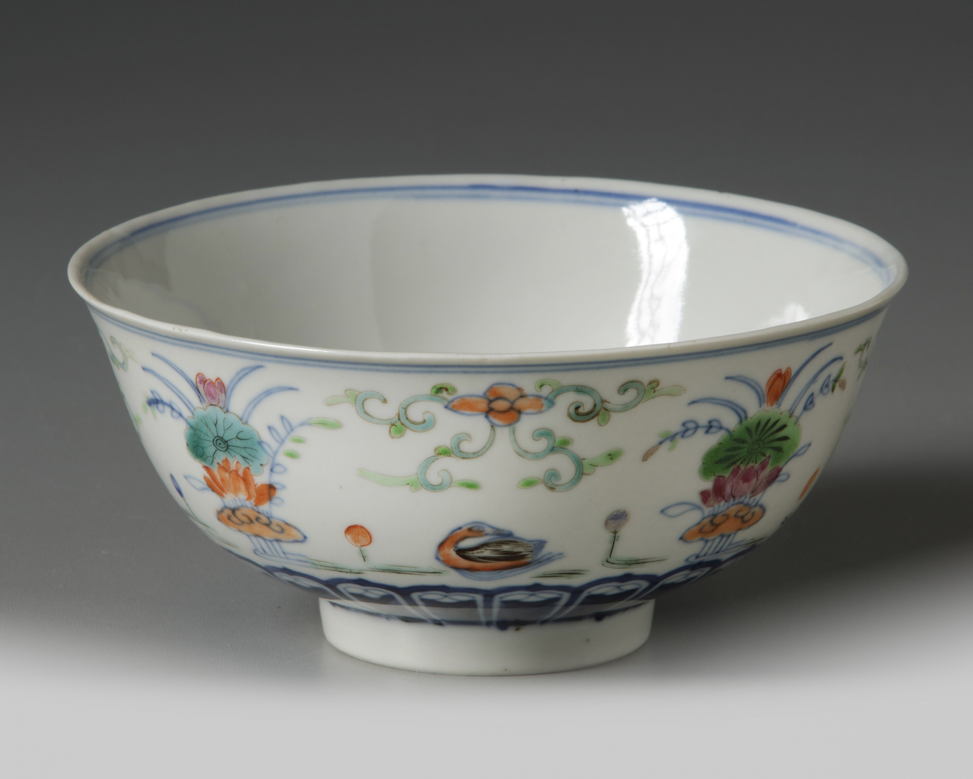 A Chinese doucai 'mandarin ducks' bowl - Image 3 of 5
