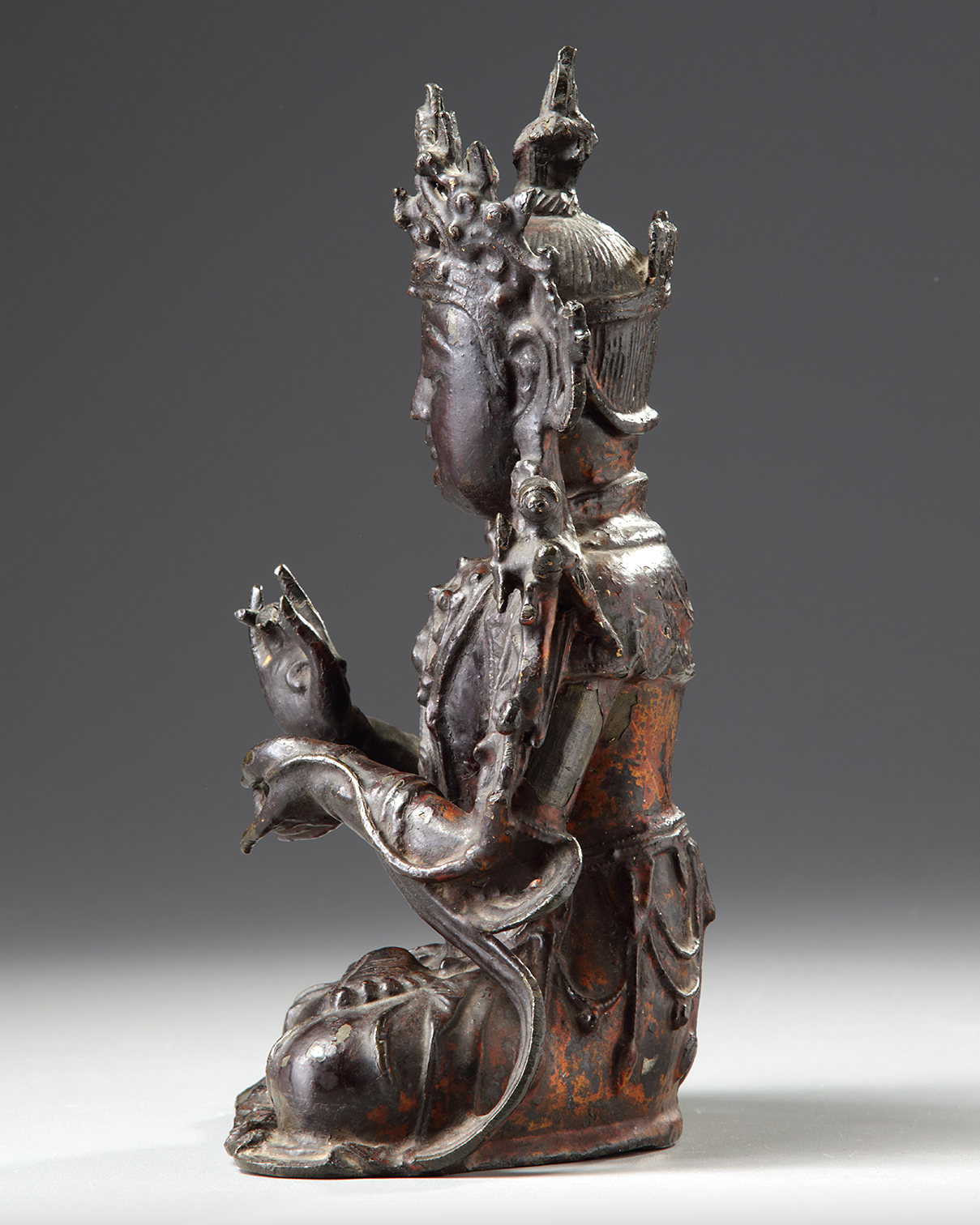 A Chinese gilt laquered bronze Guanyin - Image 3 of 6