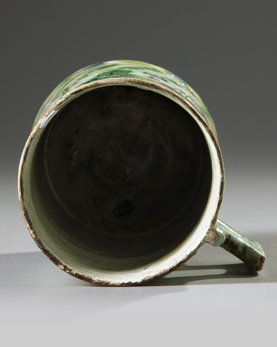 An Ottoman Iznik pottery tankard - Image 5 of 5