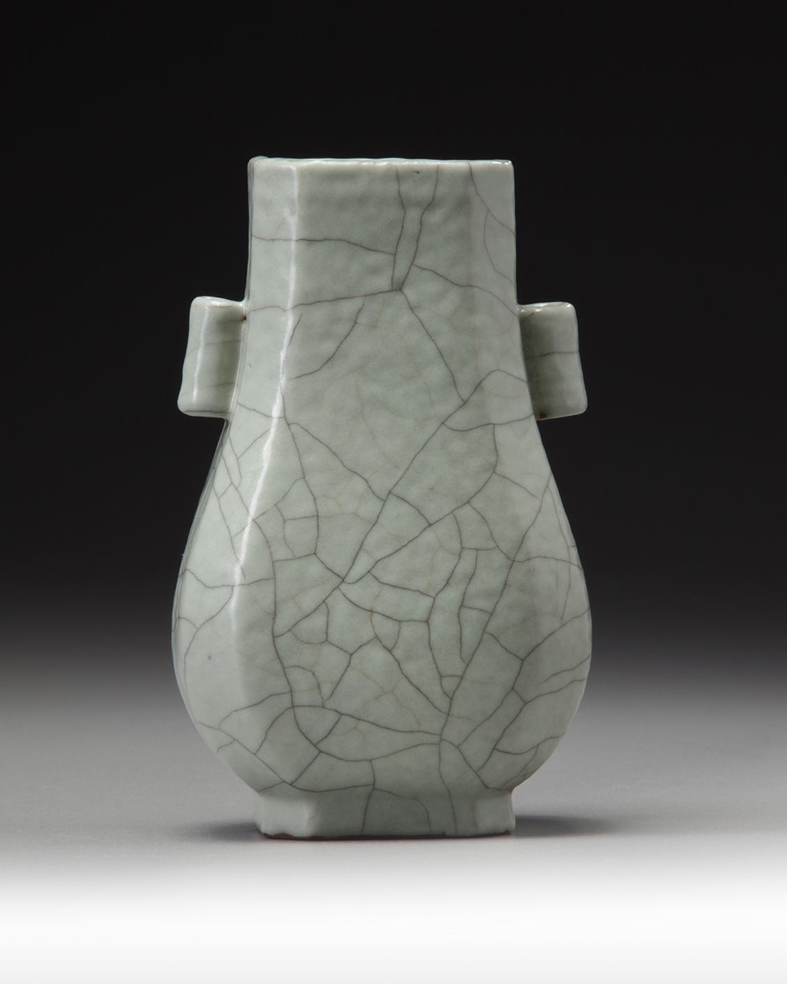 A small Chinese crackle-glazed hu vase - Image 2 of 5