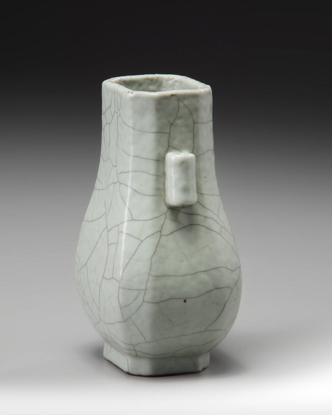 A small Chinese crackle-glazed hu vase - Image 3 of 5
