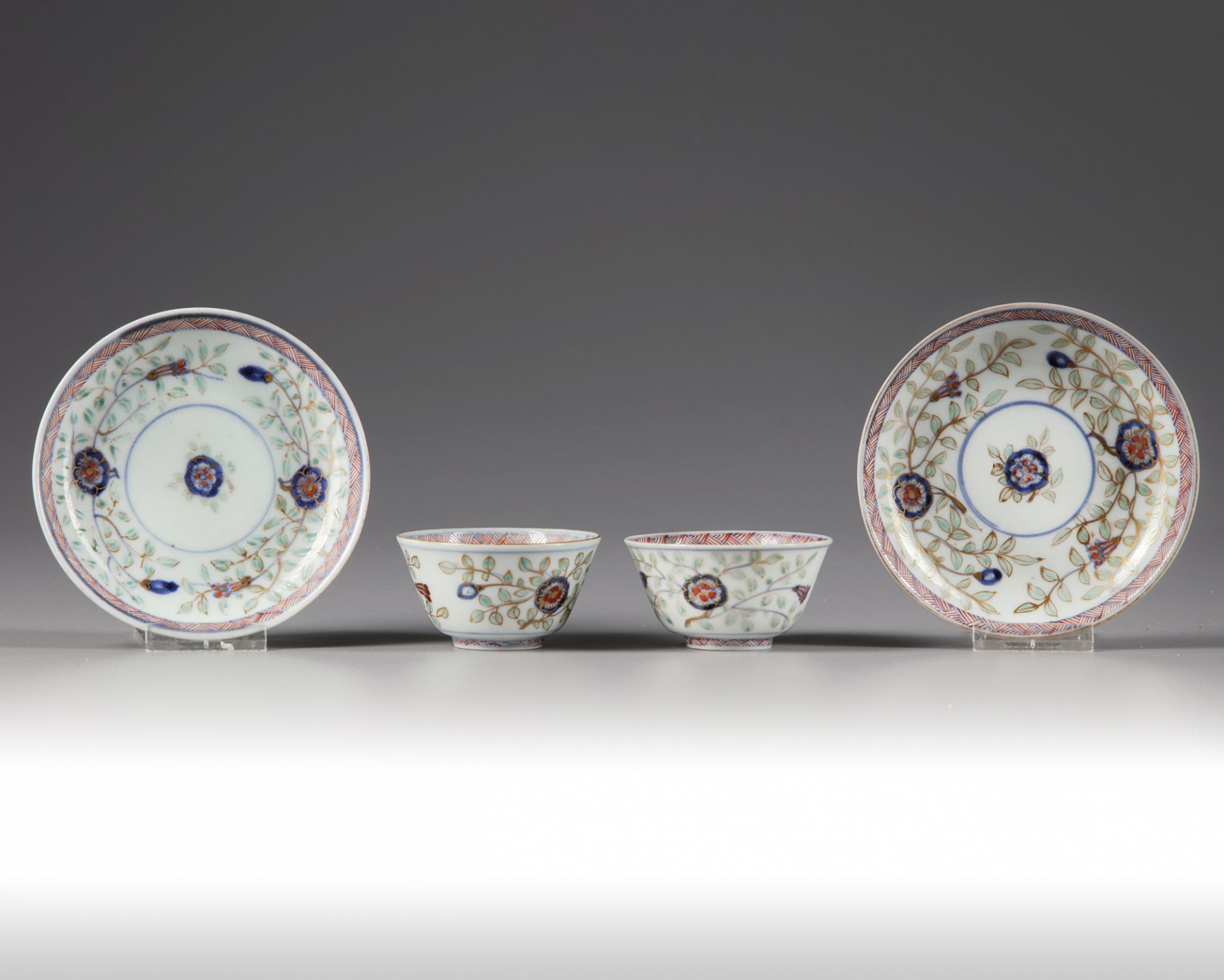 A lot of Japanese Imari bowls, cups and saucers - Bild 4 aus 8