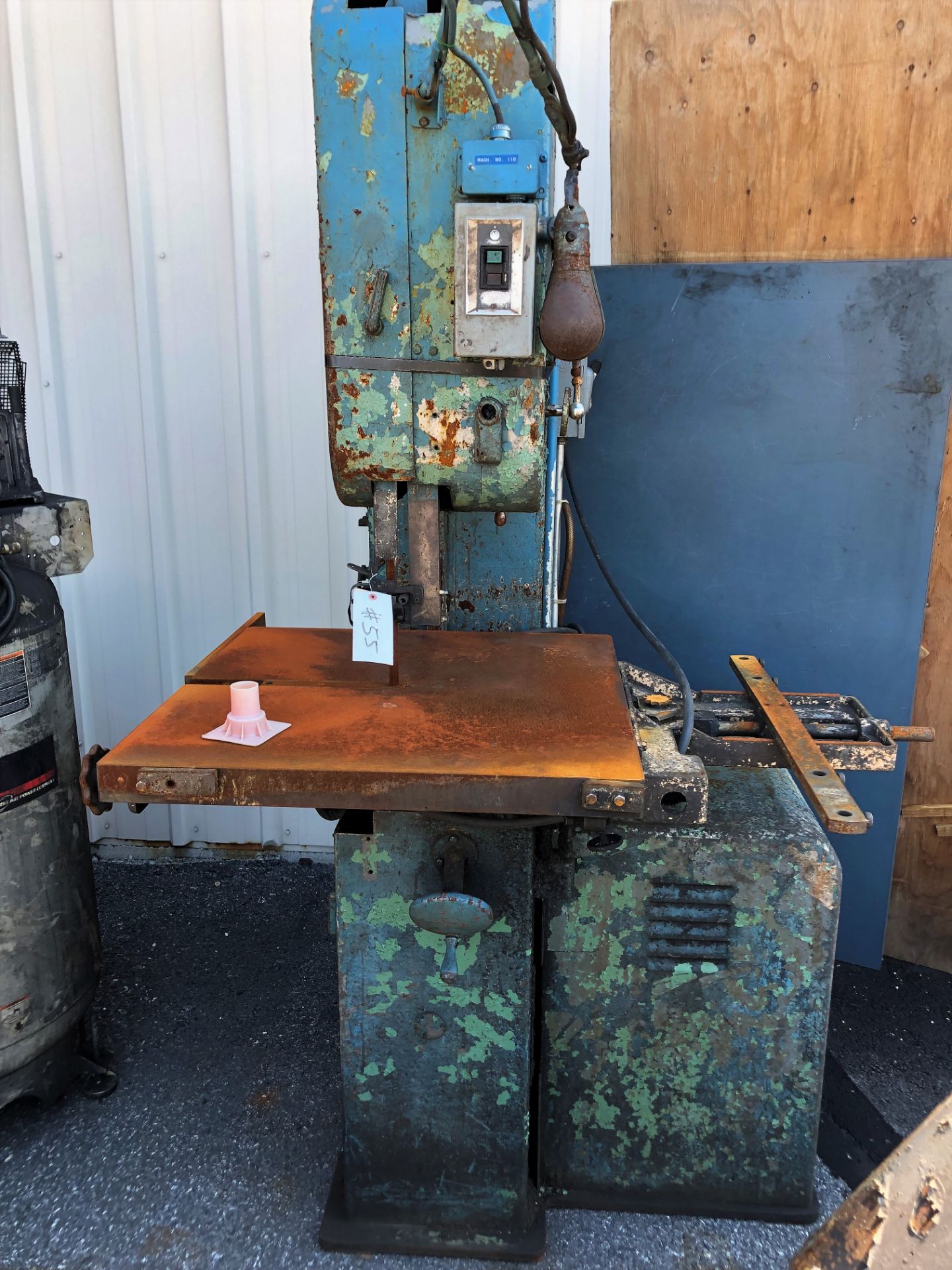 26" Doall Contouring Vertical Band Saw - Image 3 of 7