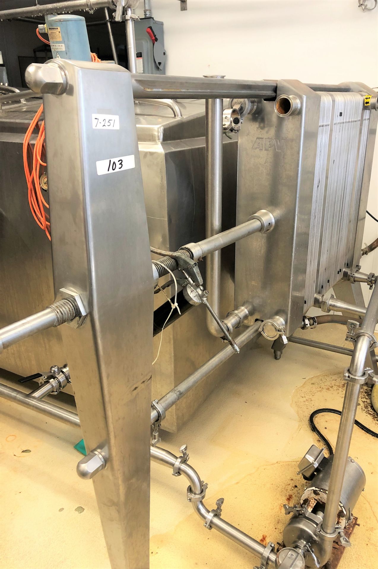 APV htst plate pasteurizer 500 gallons per hour. This item was bought as a complete working unit out - Image 3 of 21