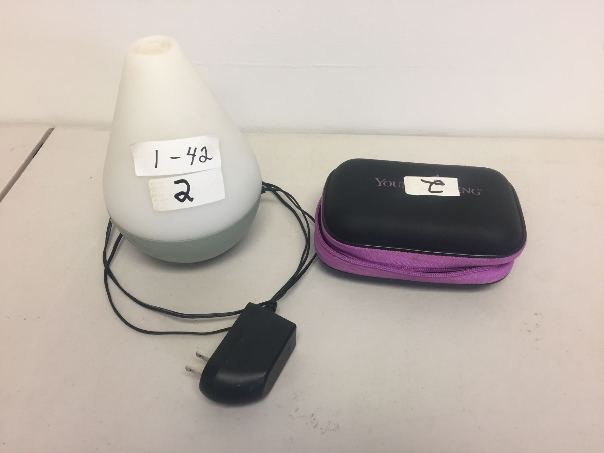 Young living diffuser w/Bag Essential oils Peppermint & Protective Blend - Image 3 of 6