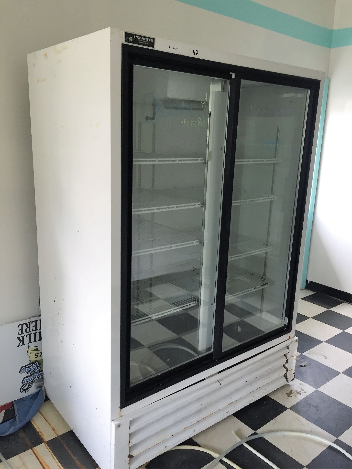 Powers 2 door refrigerated display case model bs52gdf.Was working great when store closed in 1st - Image 3 of 3