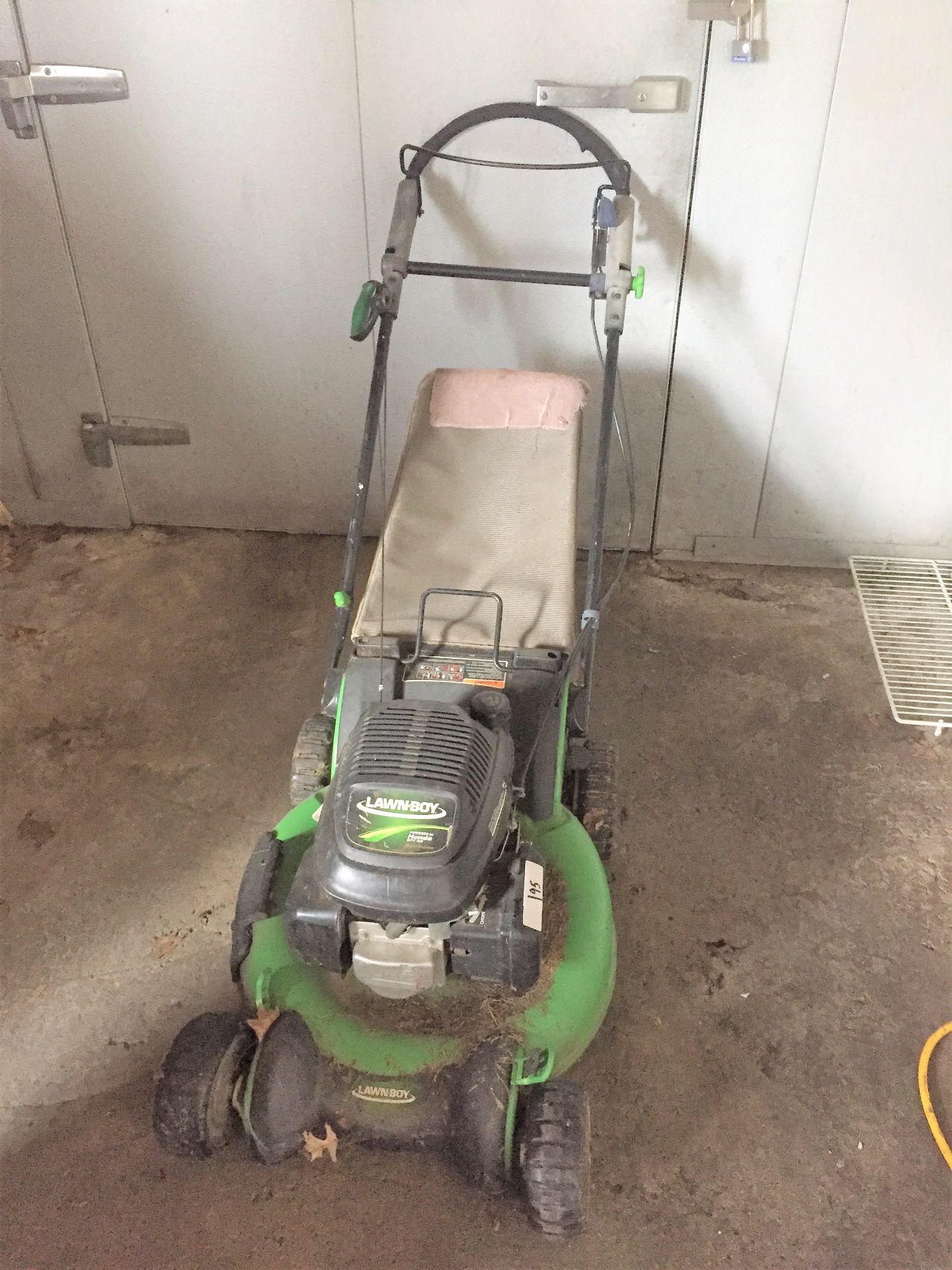 Lawn Boy lawn mower gas powered