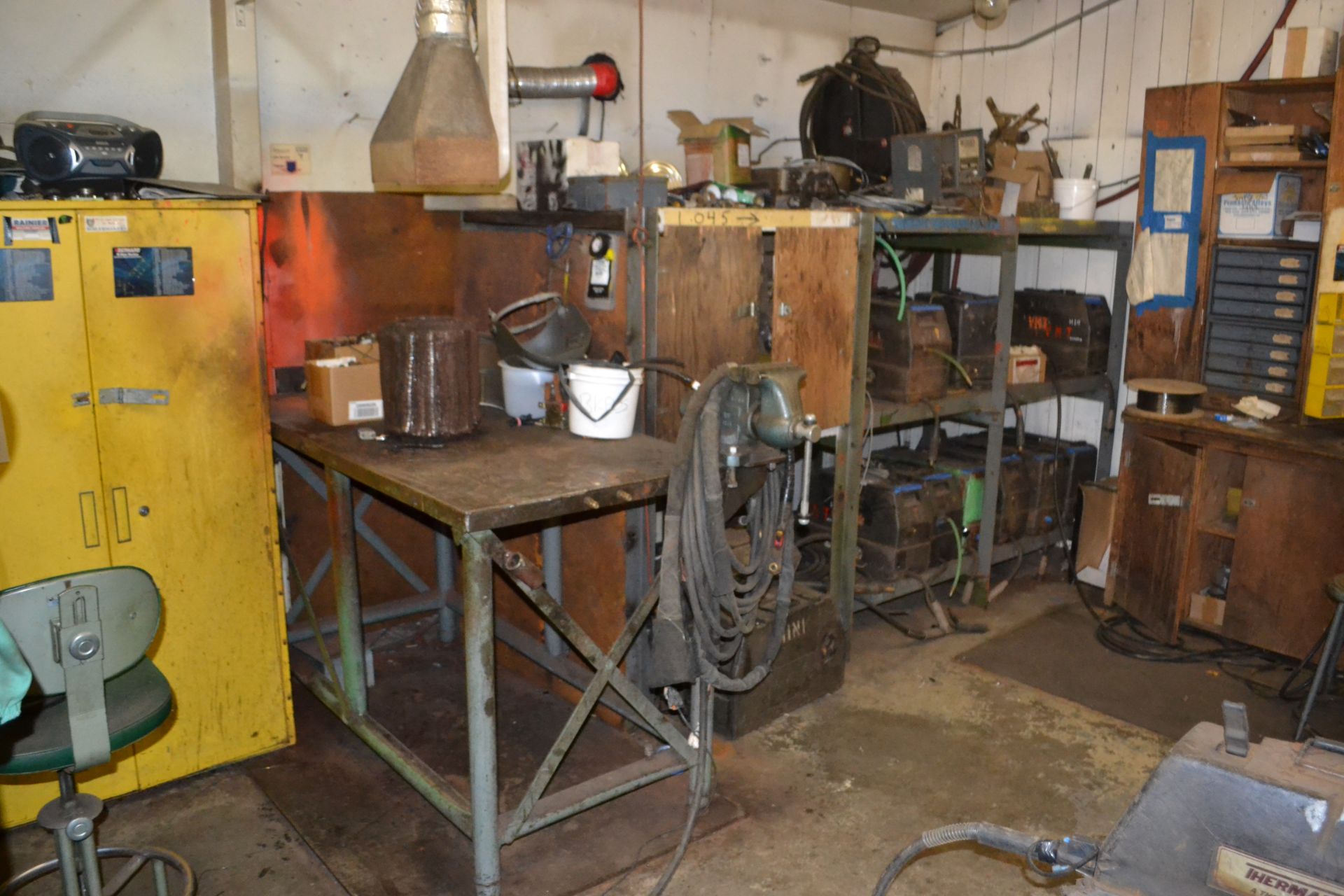 contents of welding room (repair room supplies) - Image 4 of 6